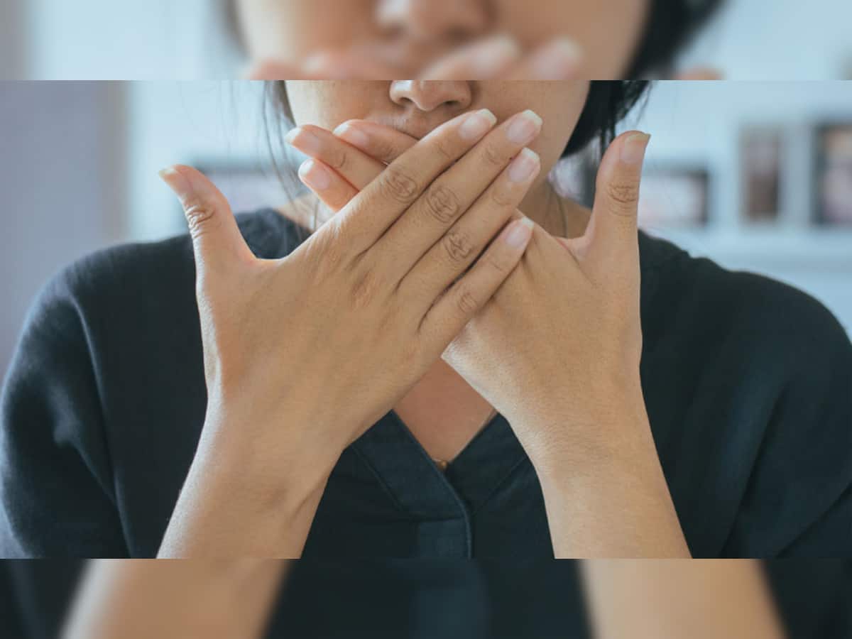 Bad Breath: મોંમાંથી આવતી વાસની કાયમ માટે દુર કરે છે આ ઘરેલુ વસ્તુઓ, સમસ્યા હોય તો શરુ કરી દો ઉપયોગ