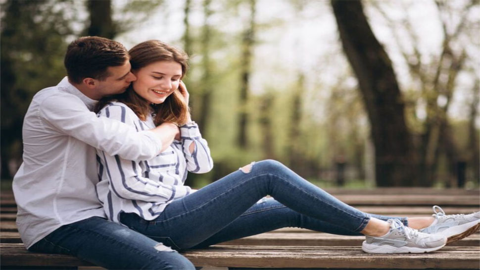 Relationship Tips: આ 4 વાત દરેક કપલે રાખવી જોઈએ યાદ.. વર્ષો સુધી સંબંધોમાં પ્રેમ અકબંધ રહેશે