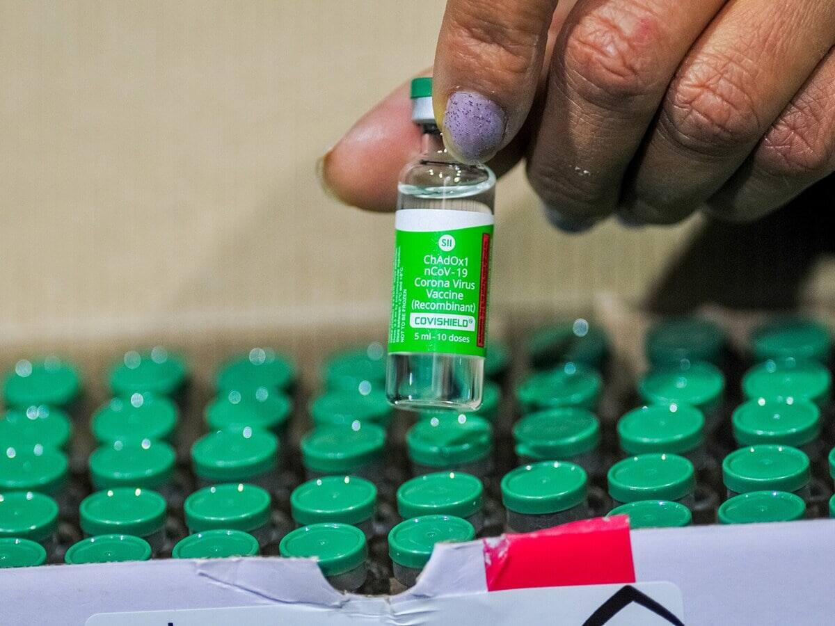 ગુજરાતમાં 12.81 કરોડ વેક્સિનેશનના ડૉઝ અપાયા, વિદેશી રસીથી દેશમાં ઘમાસાણ