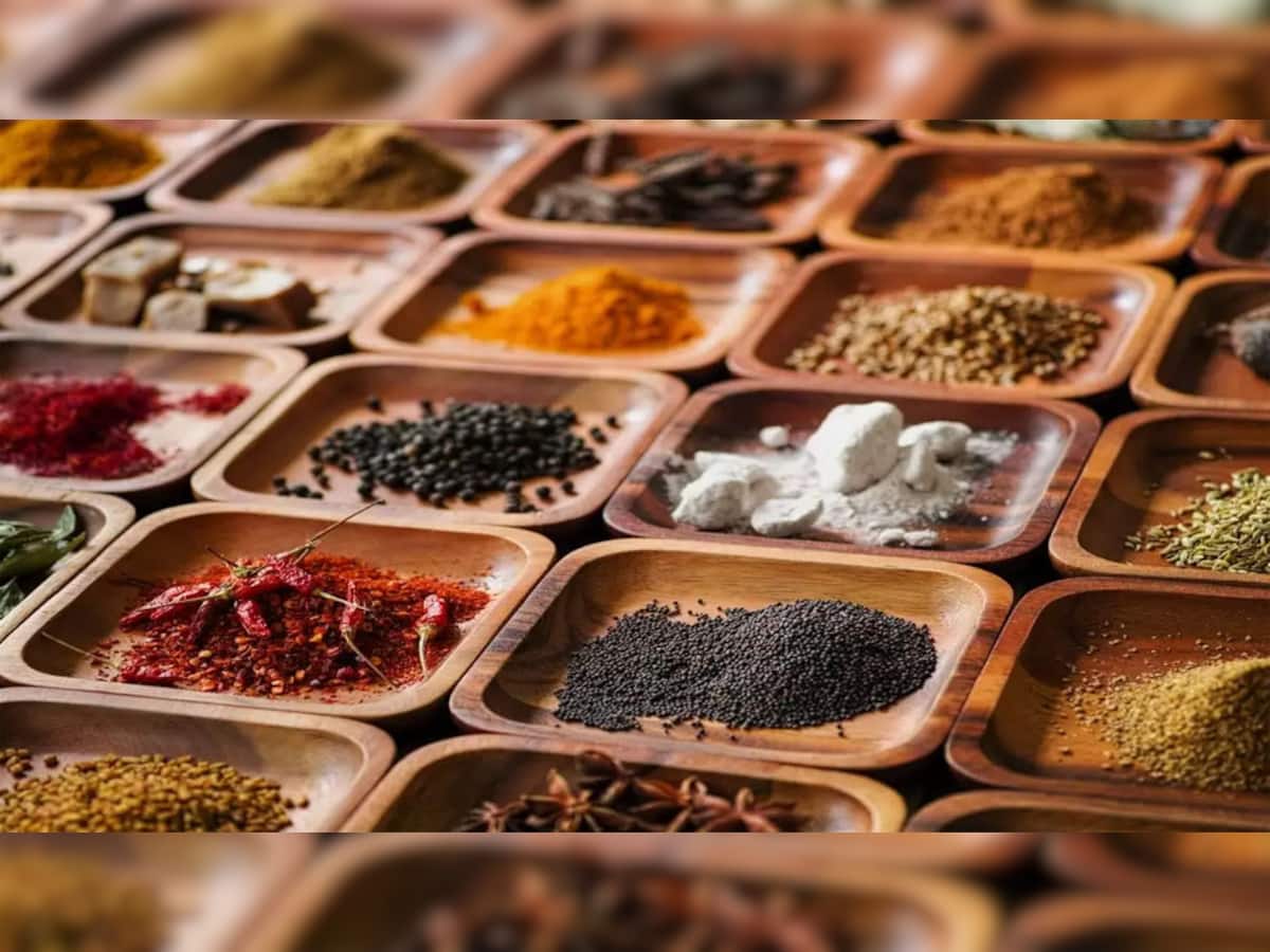 Spices: ફક્ત વરિયાળી જ નહીં ઉનાળામાં પેટની બળતરાને શાંત કરવાનું કામ કરે છે આ 5 મસાલા