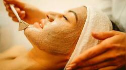 Get Rid Of Tanning: તડકાના કારણે કાળી પડેલી ત્વચાને નોર્મલ કરવા ટ્રાય કરો આ ફેસ પેક