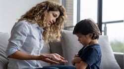 Parenting Tips: બાળકો સામે ભુલથી પણ કરવી નહીં આ 5 વાતો, બાળકના મન પર થશે ખરાબ અસર
