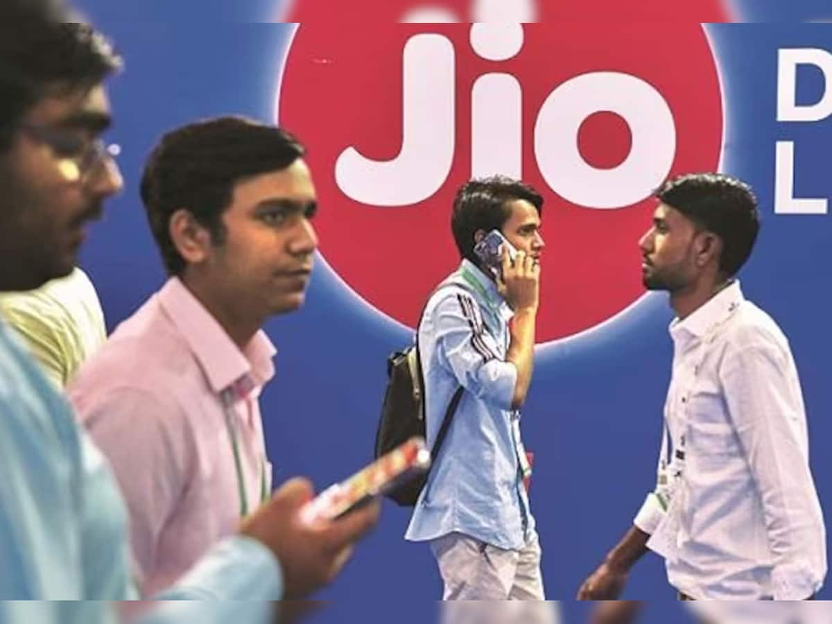 Jio યૂઝર્સને ગણતરીના કલાકોમાં બીજો ઝટકો! આ બે સસ્તા રિચાર્જ પ્લાન હટાવી દેવાયા, બધા પ્લાનમાં નહીં મળે અનલિમિટેડ 5G