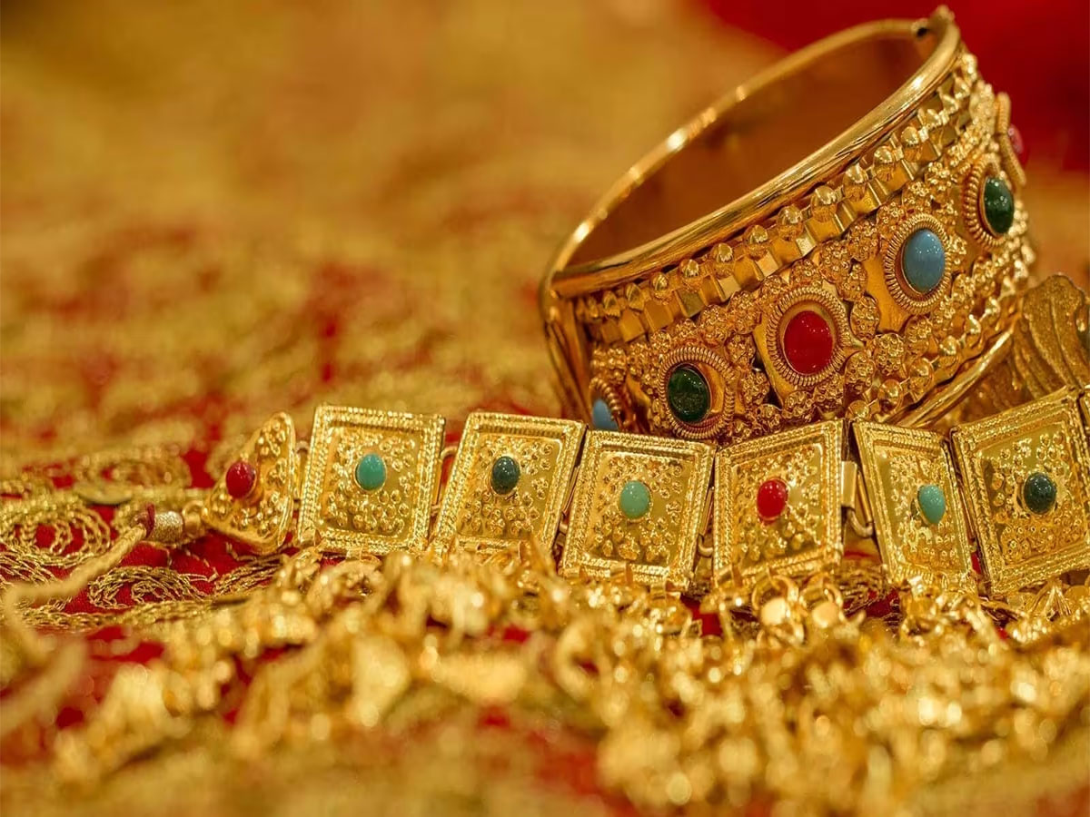 Gold Rate: બજેટમાં સરકારની જાહેરાતથી એક જ ઝટકે પ્રતિ કિલો 5.90 લાખ રૂપિયા સસ્તું થયું સોનું, જ્વેલરી સ્ટોક્સે મચાવી ધમાલ Gold Rate: બજેટમાં સરકારની જાહેરાતથી એક જ ઝટકે પ્રતિ કિલો 5.90 લાખ રૂપિયા સસ્તું થયું સોનું, જ્વેલરી સ્ટોક્સે મચાવી ધમાલ