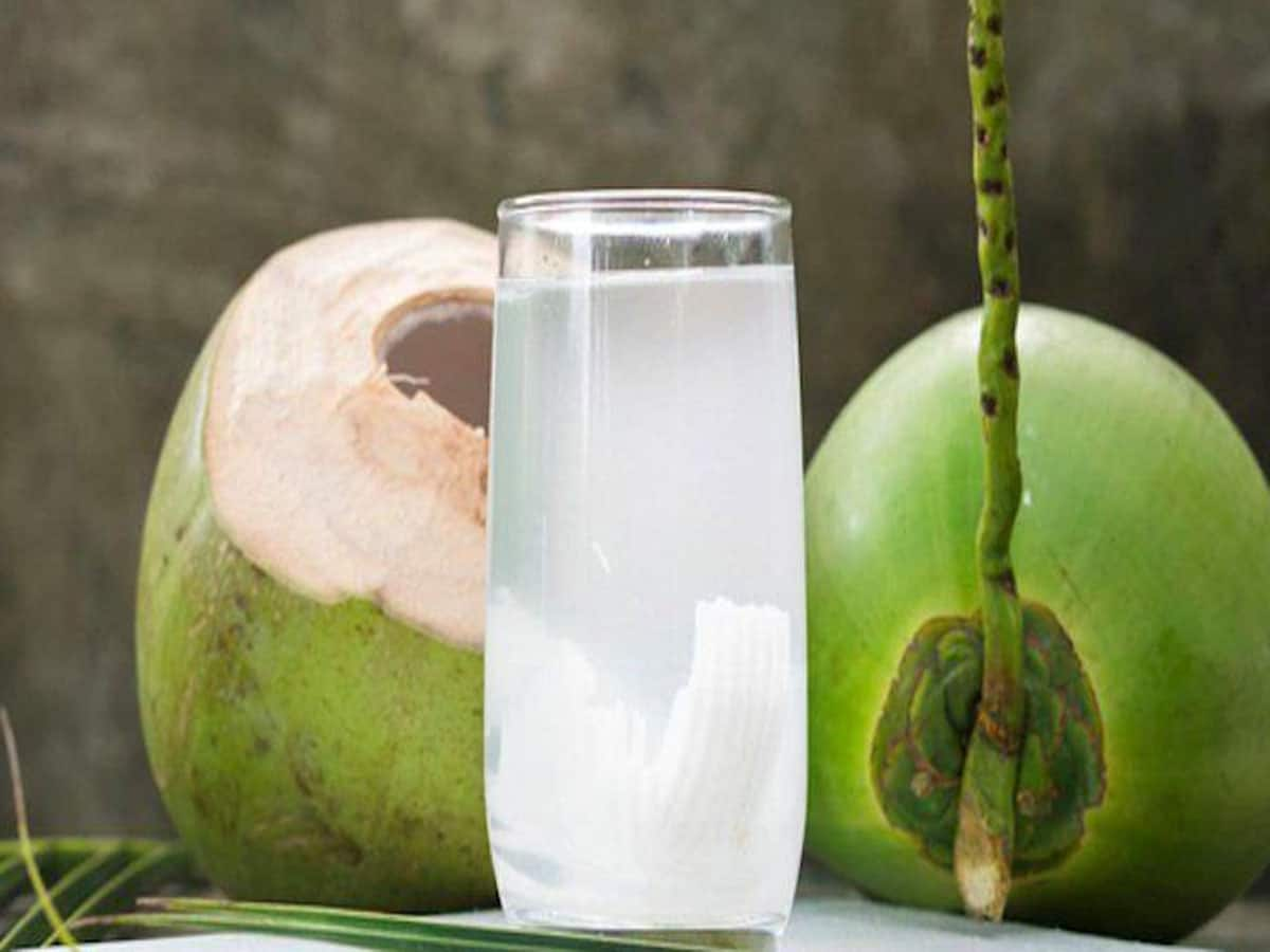 Coconut Water: આ 4 બીમારીમાં દવાની જેમ અસર કરે છે નાળિયેર પાણી, રોજ 1 ગ્લાસ પીવાથી રહેશે સ્વસ્થ