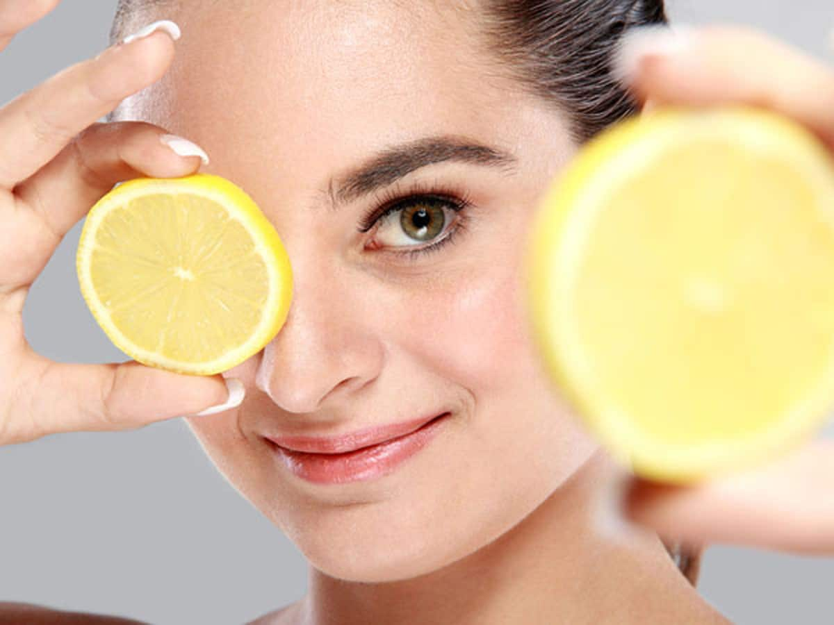 Lemon For Skin: લીંબુના રસથી ચહેરા પરના કાળા ડાઘ અને ખીલ કરો દુર, જાણો ઉપયોગ કરવાની રીત