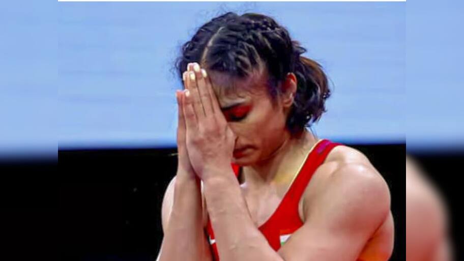Vinesh Phogat Disqualified: ફોગટ નહીં રમી શકે ફાઈનલ, રાતોરાત વધી ગયું વજન! ગોલ્ડનું સપનું ચકનાચૂર 