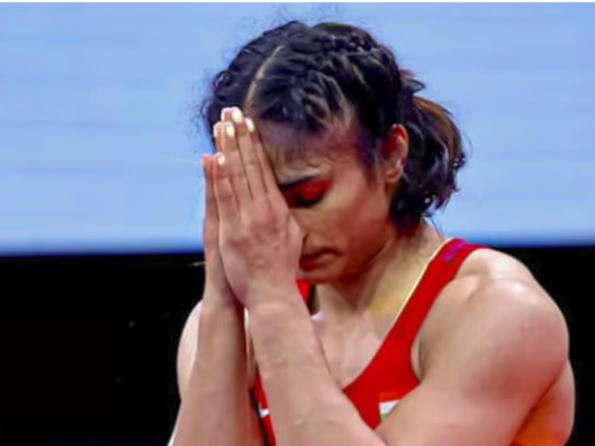 Vinesh Phogat Disqualified: ફોગટ નહીં રમી શકે ફાઈનલ, રાતોરાત વધી ગયું વજન! ગોલ્ડનું સપનું ચકનાચૂર Vinesh Phogat Disqualified: ફોગટ નહીં રમી શકે ફાઈનલ, રાતોરાત વધી ગયું વજન! ગોલ્ડનું સપનું ચકનાચૂર