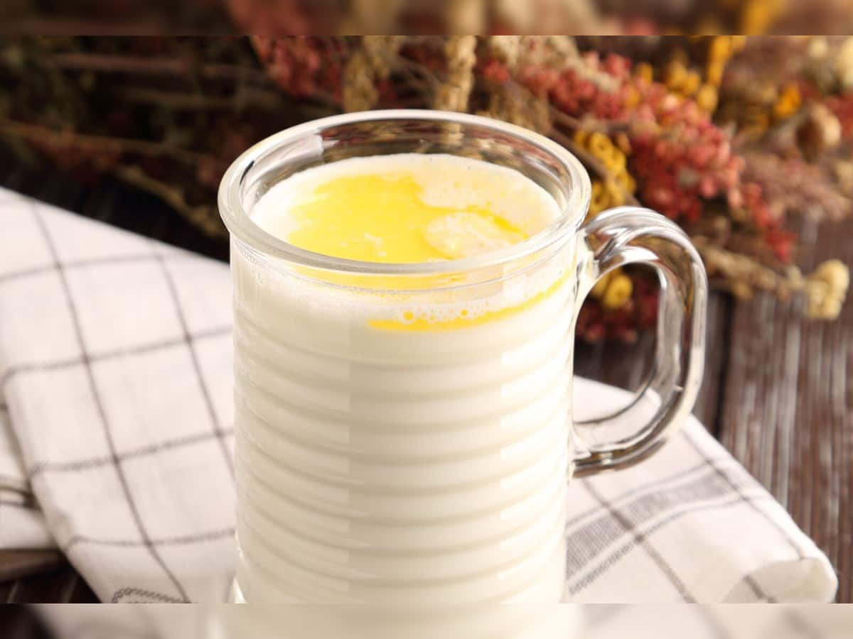 Milk With Ghee: 1 ગ્લાસ દૂધમાં 1 ચમચી ઘી ઉમેરી પીવા લાગો, 7 દિવસમાં આ બીમારીઓમાં થશે રાહત