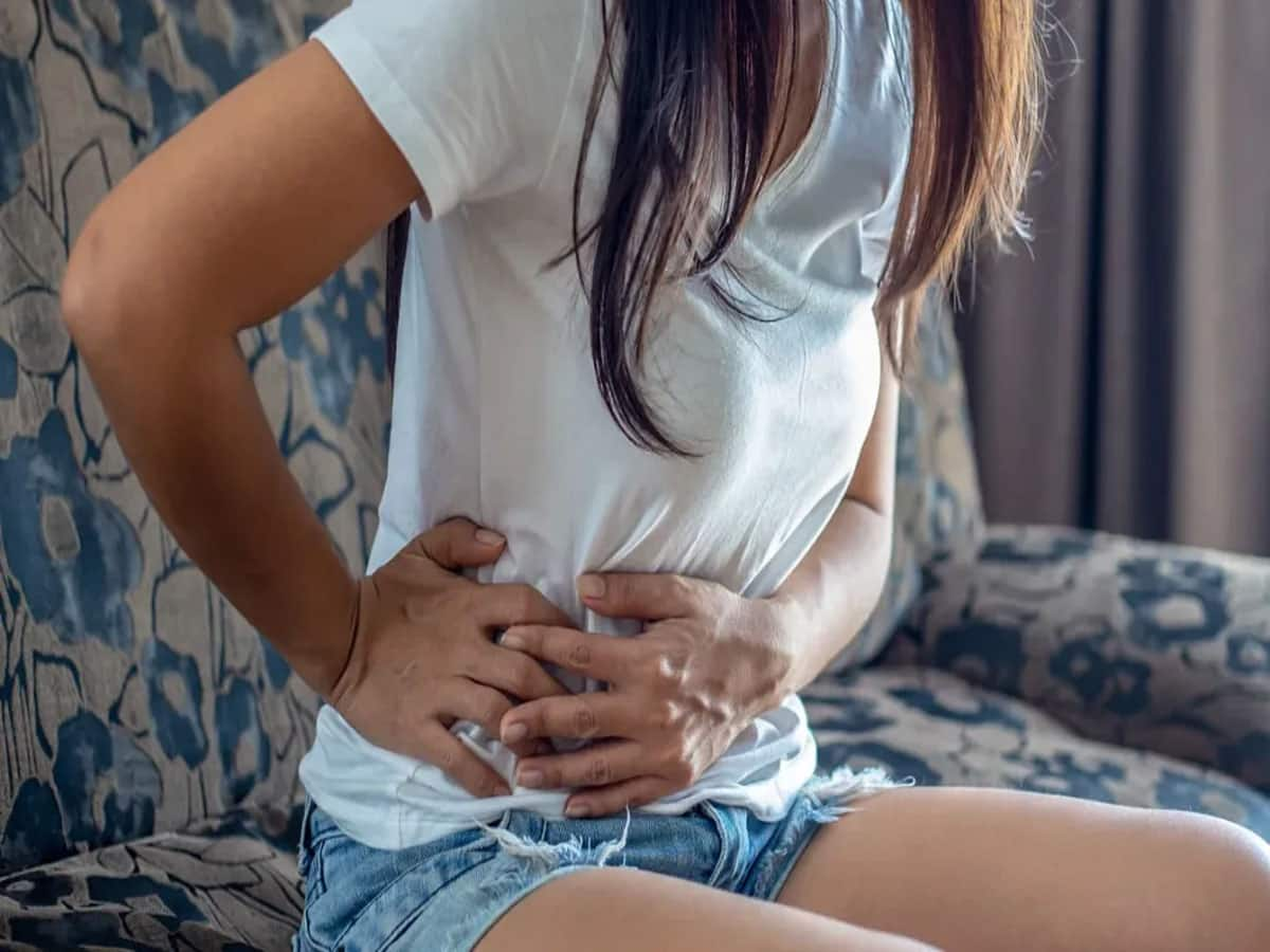 Stomach Pain: પેટમાં જમણી બાજુ વારંવાર દુખાવો થવો 3 જીવલેણ રોગનું લક્ષણ, તકલીફ હોય તો તુરંત કરાવો તપાસ