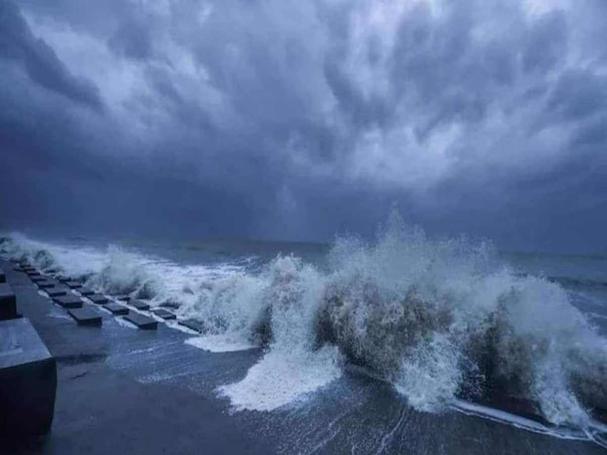 Cyclone Alert: આજે વાવાઝોડું કચ્છમાં ભુક્કા બોલાવશે, હવામાન વિભાગની સૌથી ડેન્જર આગાહી, લોકો ખસી જાય સલામત સ્થળે 