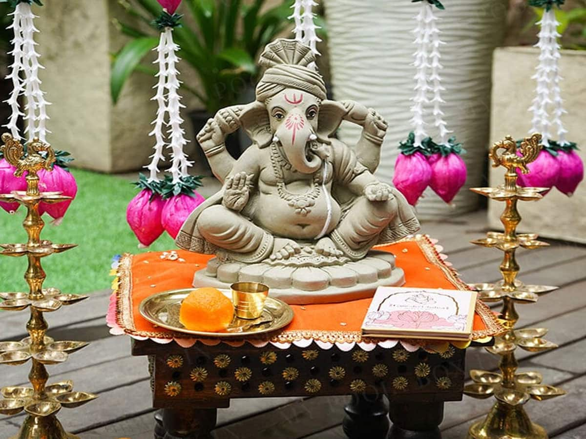 Ganesh Chaturthi 2024: ગણેશ ચતુર્થી પર પહેલીવાર ઘરે પધરાવતા હોય ગણપતિ તો નોંધી લો ગણેશ સ્થાપનાની વિધિ 