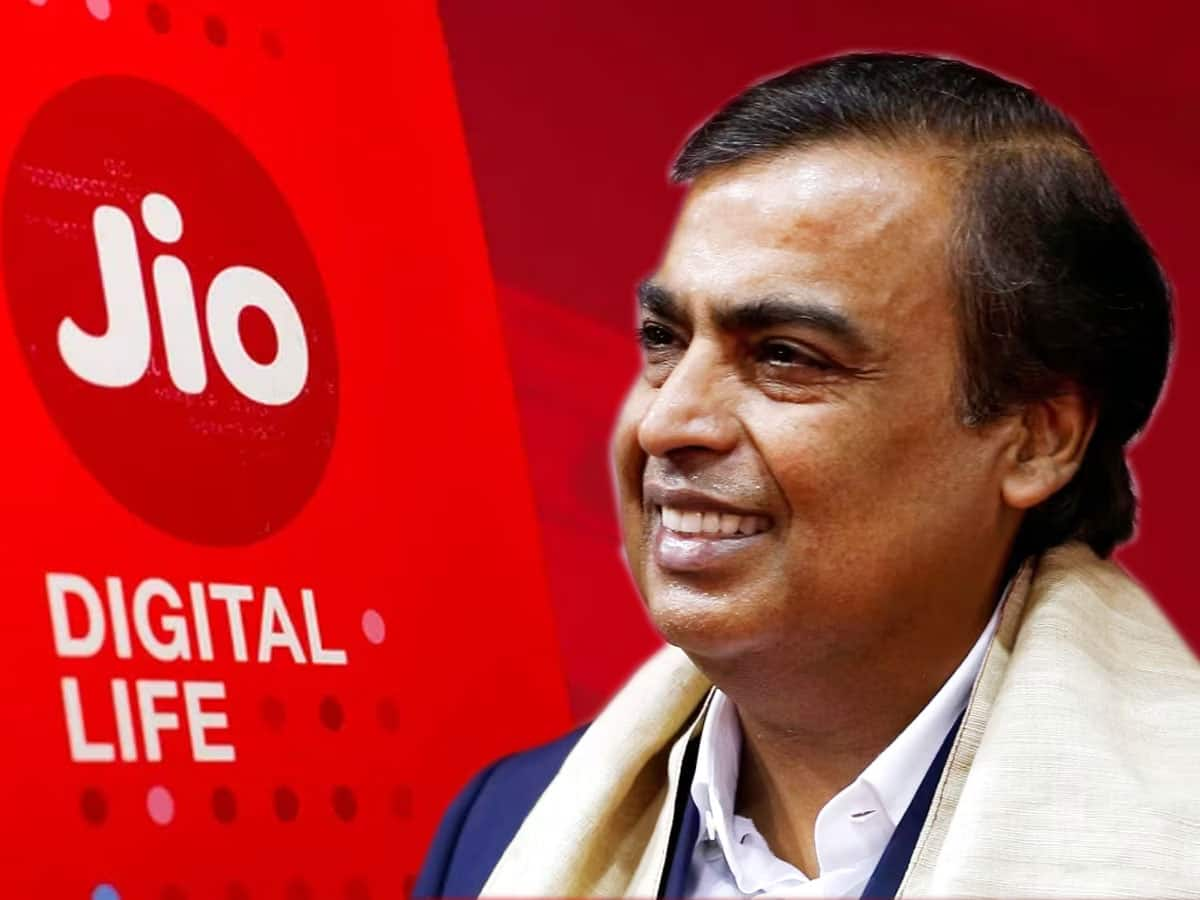 Reliance Jio: પહેલા મોંઘા કર્યા, અને હવે મુકેશ અંબાણી મફતમાં આપી રહ્યા છે આ જબરદસ્ત વાર્ષિક રિચાર્જ પ્લાન, જાણો કઈ રીતે