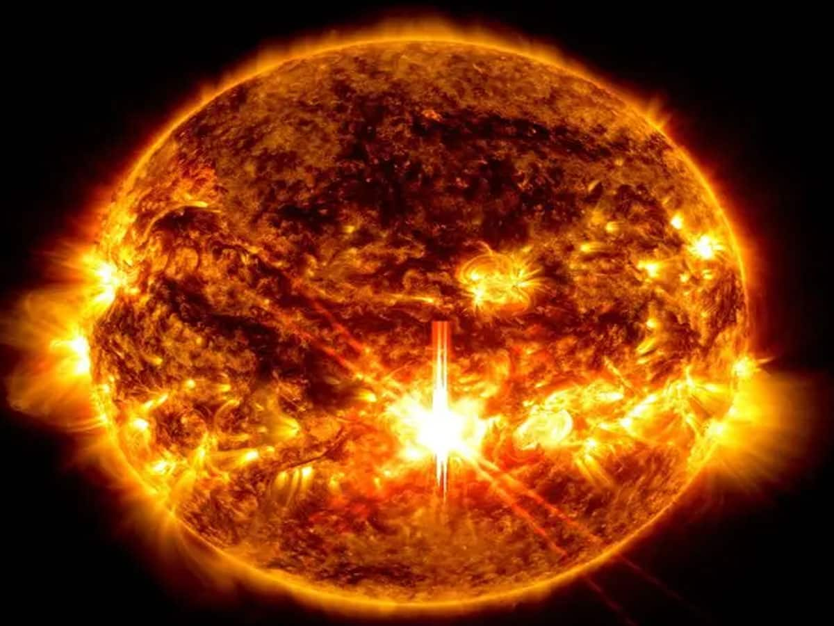 Solar Storm: પૃથ્વી સાથે ટકરાયું 'શક્તિશાળી' સૌર તોફાન, બ્લેક આઉટનું જોખમ વધ્યું