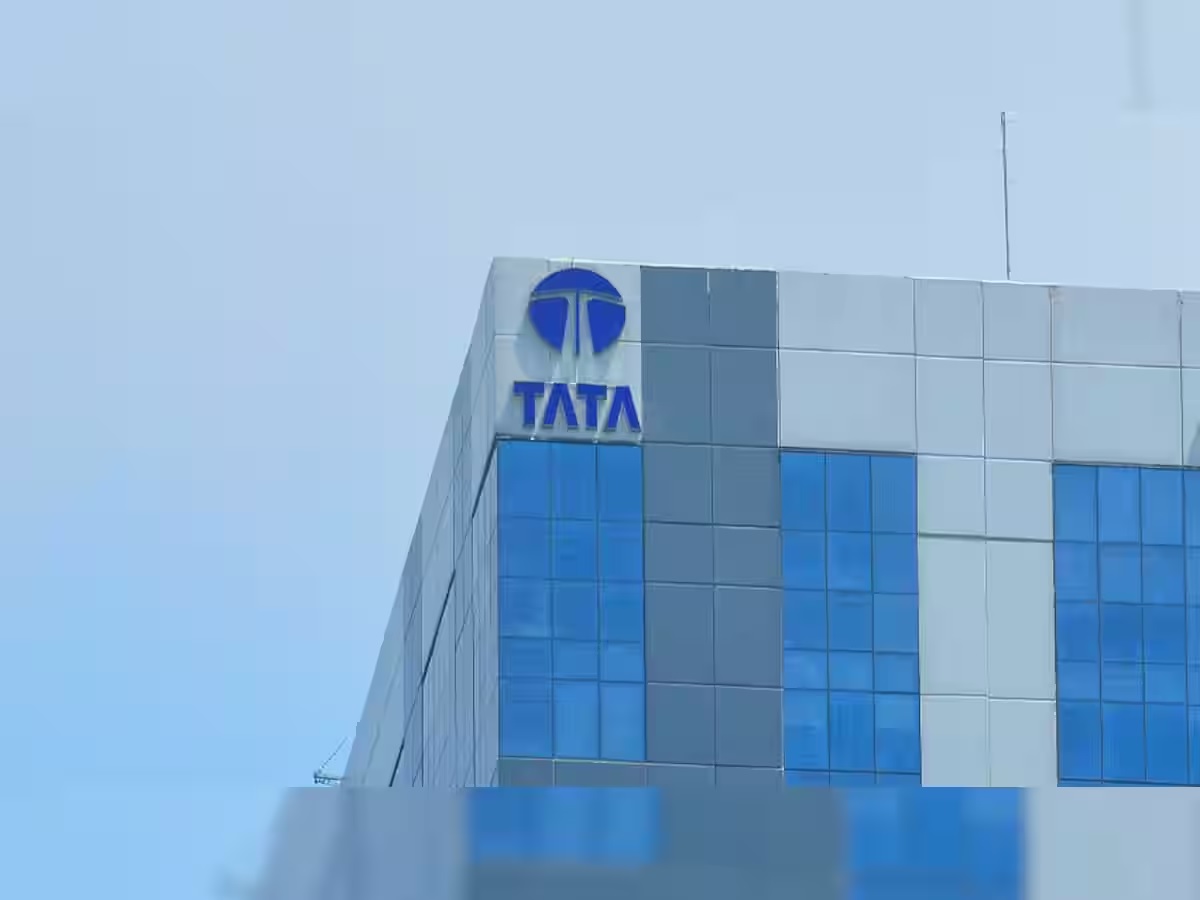 Tata Group: ટાટા ગ્રુપે કરી મોટી જાહેરાત, પાંચ લાખ લોકોને આપશે નોકરી, આ સેક્ટરનો વધશે દબદબો Tata Group: ટાટા ગ્રુપે કરી મોટી જાહેરાત, પાંચ લાખ લોકોને આપશે નોકરી, આ સેક્ટરનો વધશે દબદબો