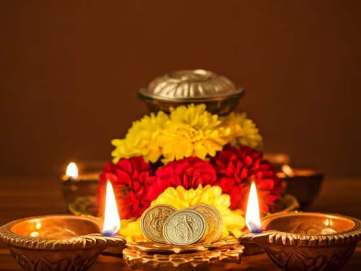 Dhanteras Upay: ધનતેરસના દિવસે કરી લો આ 5 કામ, ઘર પર હંમેશા વરસતી રહેશે માતા લક્ષ્મીની કૃપા