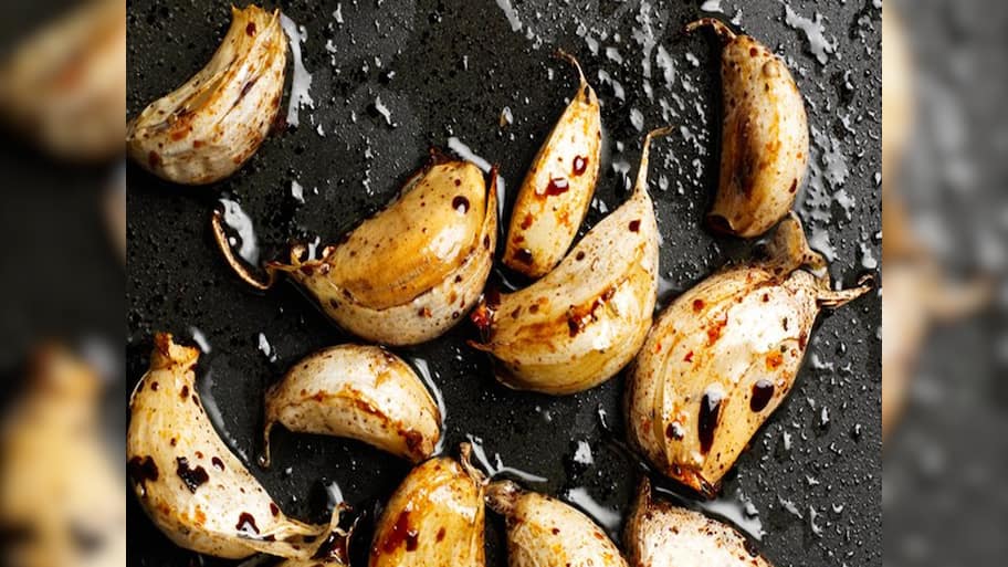 Garlic: ઘીમાં શેકેલું લસણ ખાવાથી થતા સ્વાસ્થ્ય લાભ વિશે જાણો 
