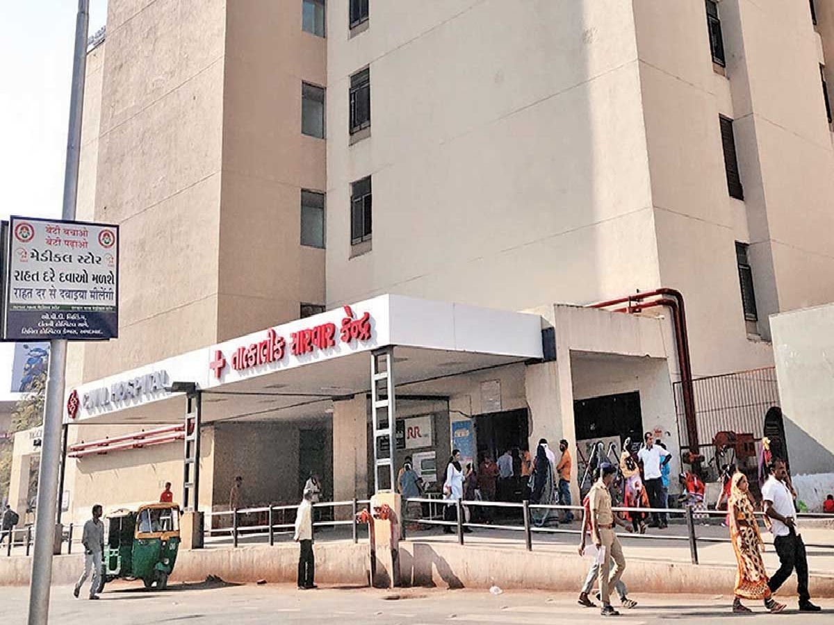 અમદાવાદ સિવિલ હોસ્પિટલમાંથી રીક્ષા ચોરી કરતી ગેંગ ઝડપાઈ, પાંચ દિવસમાં કરી પાંચ રીક્ષાની ચોરી