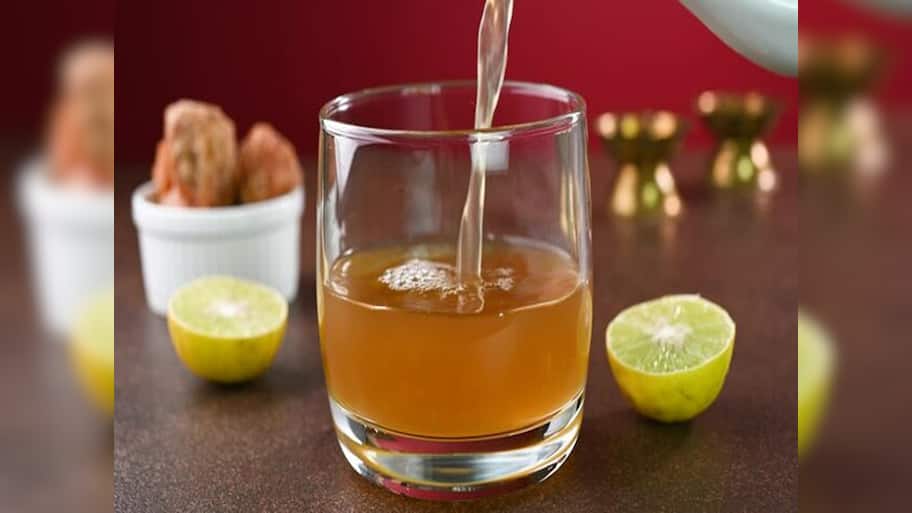 Jaggery Water: રોજ સવારે ખાલી પેટ પીવું આ પાણી, શરીરમાંથી ગંદકી નીકળી જશે બહાર, શુગર અને કોલેસ્ટ્રોલ પણ રહેશે કંટ્રોલમાં