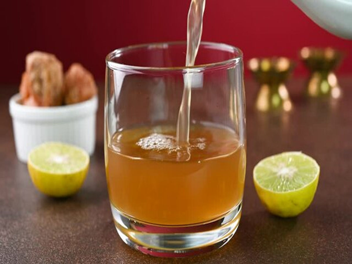 Jaggery Water: રોજ સવારે ખાલી પેટ પીવું આ પાણી, શરીરમાંથી ગંદકી નીકળી જશે બહાર, શુગર અને કોલેસ્ટ્રોલ પણ રહેશે કંટ્રોલમાં Jaggery Water: રોજ સવારે ખાલી પેટ પીવું આ પાણી, શરીરમાંથી ગંદકી નીકળી જશે બહાર, શુગર અને કોલેસ્ટ્રોલ પણ રહેશે કંટ્રોલમાં
