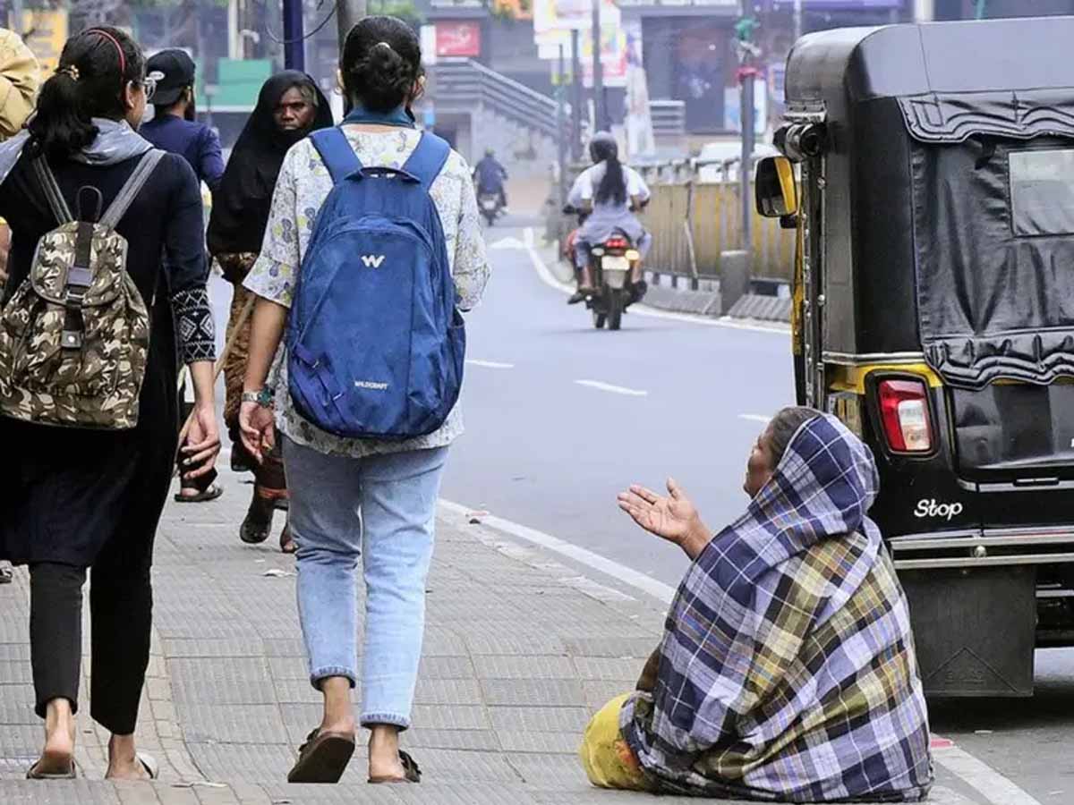 અરે વાહ! દેશના આ શહેરમાં હવે ભીખ માંગવી ગુનો, 1 જાન્યુઆરીથી નોંધાશે FIR, જાણો શું છે નિયમ? અરે વાહ! દેશના આ શહેરમાં હવે ભીખ માંગવી ગુનો, 1 જાન્યુઆરીથી નોંધાશે FIR, જાણો શું છે નિયમ?