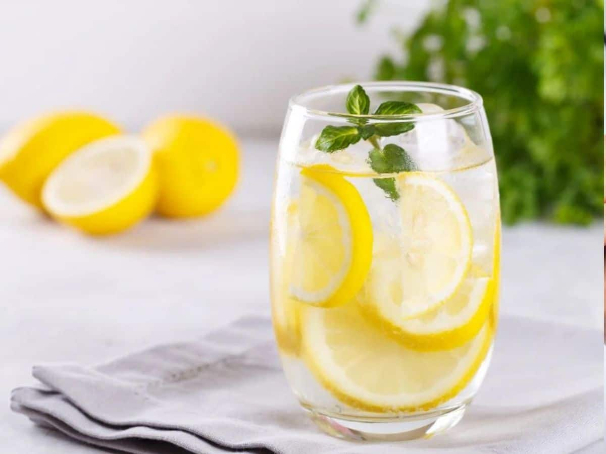 Lemon Water Side Effects: એક લિમિટથી વધારે માત્રામાં લીંબૂ પાણી પીવું ખતરનાક, થશે આ નુકસાન