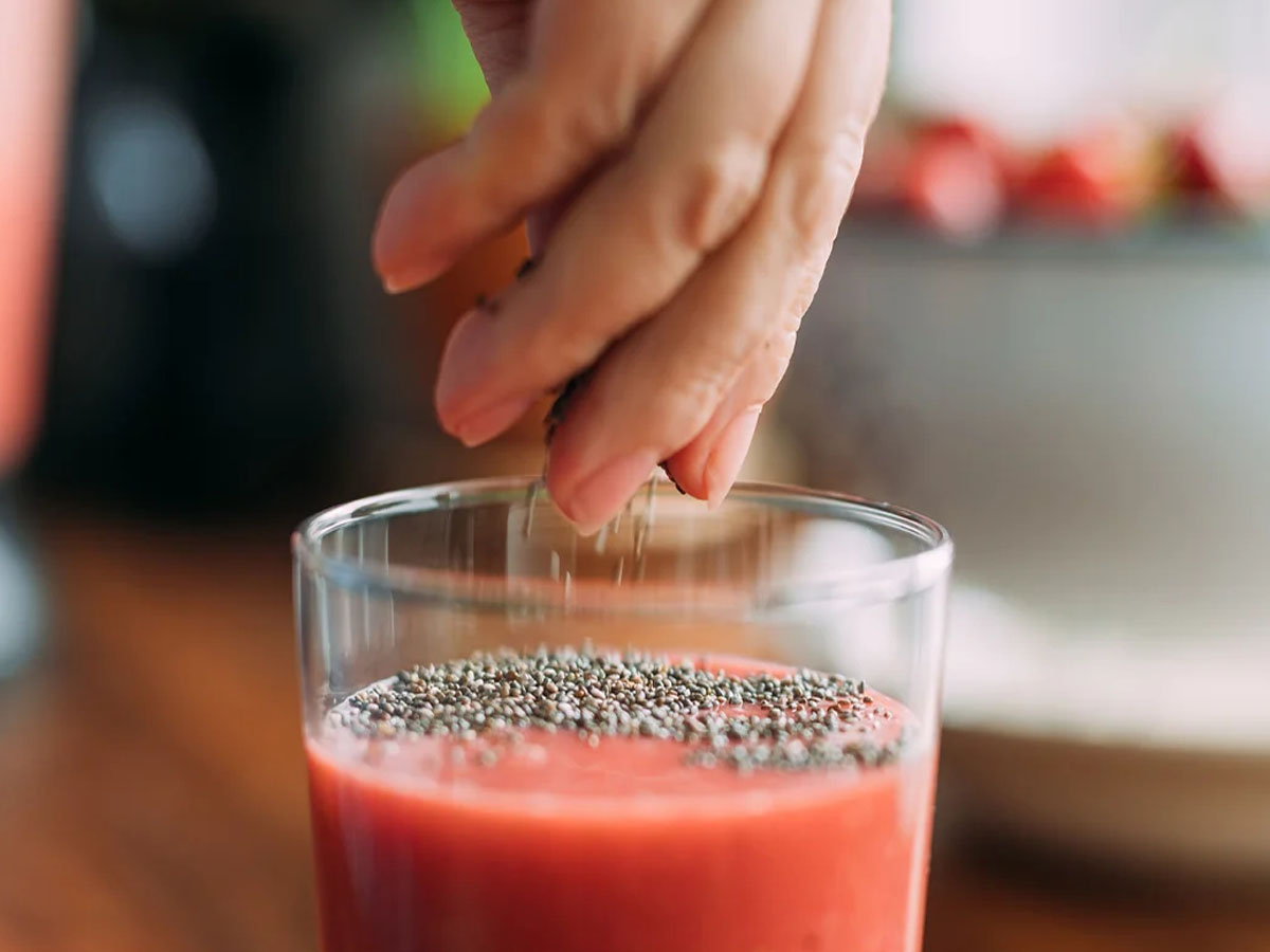 Chia Seeds: પેટની ચરબી સાથે સ્કિન અને વાળની સમસ્યા પણ થશે દુર, આ નાના દાણાથી શરીરને થાય છે 5 મોટા ફાયદા