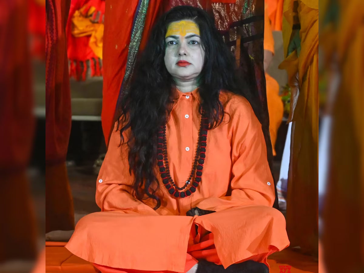 Mamta Kulkarni: આ 5 કારણોને લીધે મમતા કુલકર્ણીનું મહામંડલેશ્વર પદ છીનવાયું, 7 દિવસમાં અખાડામાંથી પણ બહાર થઈ