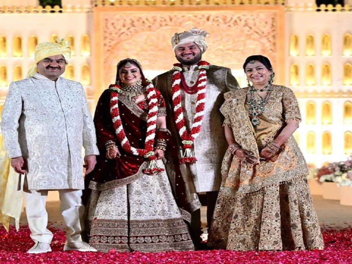 પુત્રના લગ્ન પર ગૌતમ અદાણીએ 10,000 કરોડનું કર્યું દાન, આ વાત માટે માંગી માફી પુત્રના લગ્ન પર ગૌતમ અદાણીએ 10,000 કરોડનું કર્યું દાન, આ વાત માટે માંગી માફી