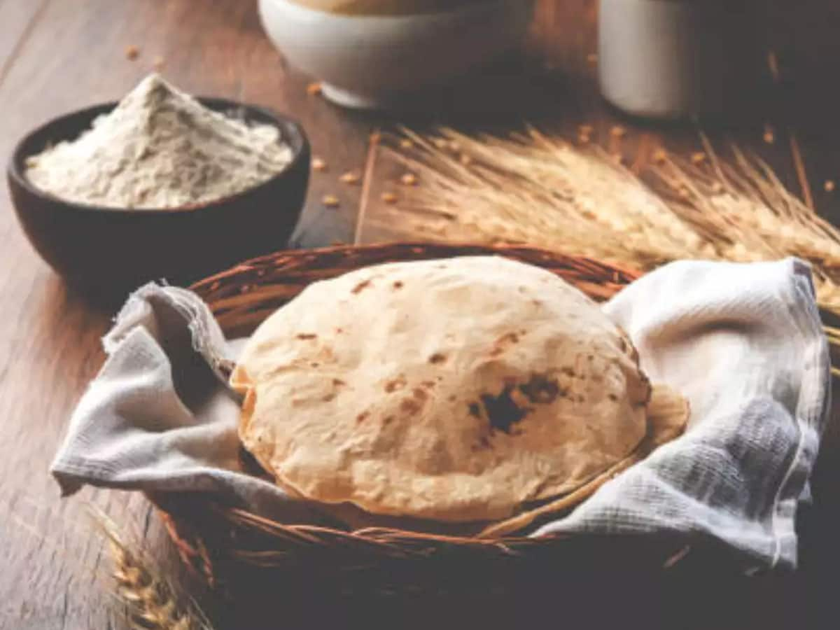 Roti Flour: રોજ આ રોટલી ખાશો તો પેટ વધશે નહીં, આ સફેદ વસ્તુ ઉમેરી બાંધવો રોટલીનો લોટ, ફટાફટ ઘટવા લાગશે વજન