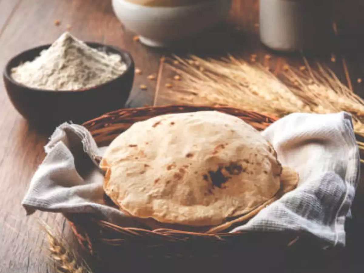 Roti Flour: રોજ આ રોટલી ખાશો તો પેટ વધશે નહીં, આ સફેદ વસ્તુ ઉમેરી બાંધવો રોટલીનો લોટ, ફટાફટ ઘટવા લાગશે વજન Roti Flour: રોજ આ રોટલી ખાશો તો પેટ વધશે નહીં, આ સફેદ વસ્તુ ઉમેરી બાંધવો રોટલીનો લોટ, ફટાફટ ઘટવા લાગશે વજન