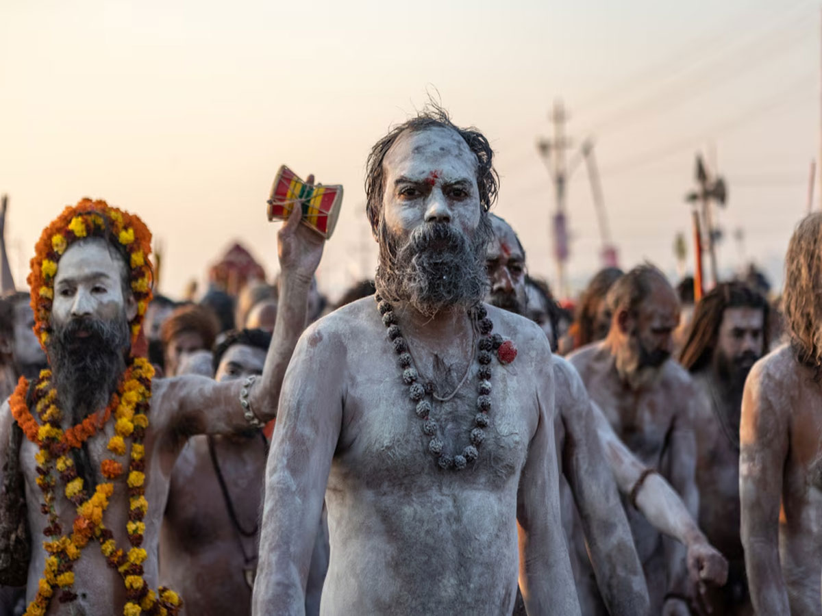 Mahakumbh2025: નાગા સાધુઓ કુંભમાંથી વિદાય થાય ત્યારે કેમ પહેરી લે છે લંગોટ? ખાસ છે કારણ Mahakumbh2025: નાગા સાધુઓ કુંભમાંથી વિદાય થાય ત્યારે કેમ પહેરી લે છે લંગોટ? ખાસ છે કારણ