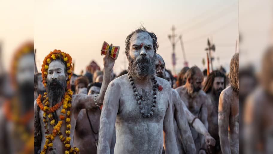 Mahakumbh2025: નાગા સાધુઓ કુંભમાંથી વિદાય થાય ત્યારે કેમ પહેરી લે છે લંગોટ? ખાસ છે કારણ