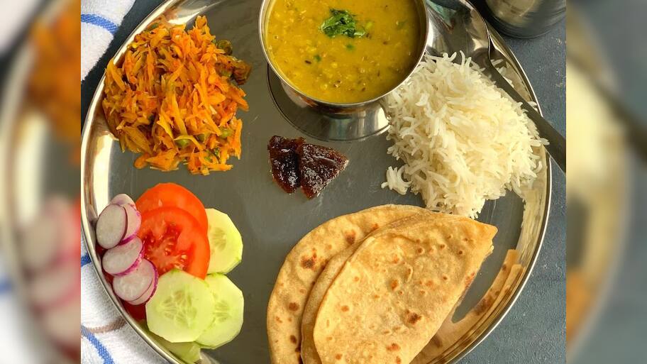 Best Time for Dinner: સ્થૂળતા, હાર્ટની બીમારી આસપાસ પણ નહીં ફરકે, રોજ રાત્રે આ સમયે જમવાનું શરુ કરી દો 