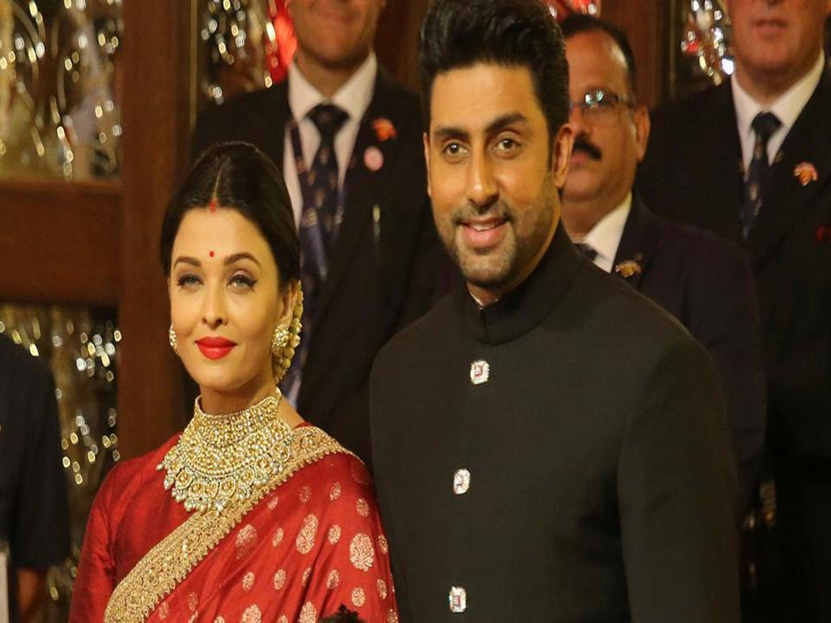 Aishwarya-Abhishek: ઐશ્વર્યા-અભિષેક ઈચ્છે તો પણ નહીં થાય તેમના ડિવોર્સ, કારણ છે બચ્ચન પરિવારની આ પરંપરા Aishwarya-Abhishek: ઐશ્વર્યા-અભિષેક ઈચ્છે તો પણ નહીં થાય તેમના ડિવોર્સ, કારણ છે બચ્ચન પરિવારની આ પરંપરા