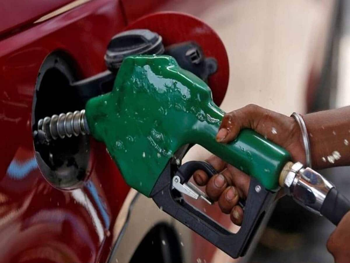 Petrol-Diesel Price: જનતા માટે મોટા ખુશખબર! સવાર સવારમાં ઘટ્યો પેટ્રોલ-ડીઝલનો ભાવ, જાણો તમારા શહેરની કિંમત