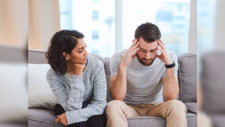 Relationship Tips: આ 5 સંકેત જણાવે છે કે વ્યક્તિ તમારા માટે યોગ્ય નથી, પ્રેમ સંબંધ પુરા કરી દેવામાં જ છે ભલાઈ