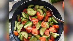 Worst Food Combinations: કાકડી સાથે આ વસ્તુ ક્યારેય ન ખાવી, પેટમાં જતા જ બની જાય ઝેર
