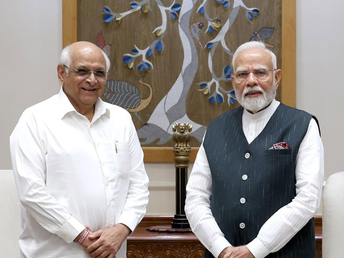 PM મોદીને મળ્યા મુખ્યમંત્રી ભુપેન્દ્ર પટેલ, ગુજરાતના રાજકારણમાં જલ્દી નવાજૂનીના એંધાણ PM મોદીને મળ્યા મુખ્યમંત્રી ભુપેન્દ્ર પટેલ, ગુજરાતના રાજકારણમાં જલ્દી નવાજૂનીના એંધાણ