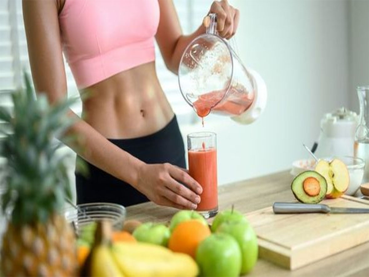 Juices For Weight Loss: ઉનાળામાં રોજ પીવો આ 4 ડ્રિંક્સ, બરફ ઓગળે એમ ઓગળવા લાગશે શરીરમાં જામેલી ચરબી Juices For Weight Loss: ઉનાળામાં રોજ પીવો આ 4 ડ્રિંક્સ, બરફ ઓગળે એમ ઓગળવા લાગશે શરીરમાં જામેલી ચરબી