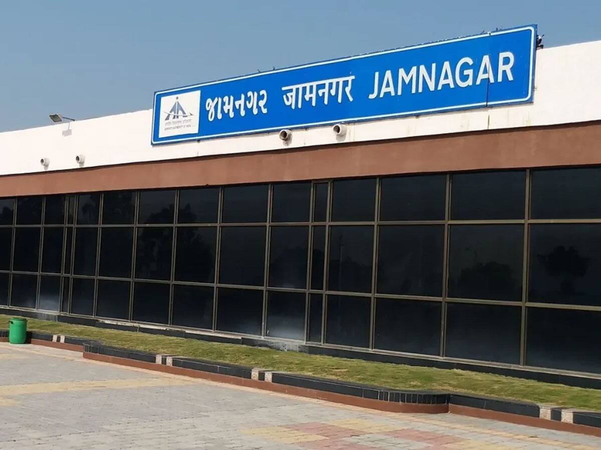 Gujarat Airport: યુદ્ધ જેવી સ્થિતિ વચ્ચે ગુજરાતના આ 7 એરપોર્ટ પરથી નહિ ઉડે કોઈ પણ ફ્લાઈટ, સૂચના જાહેર