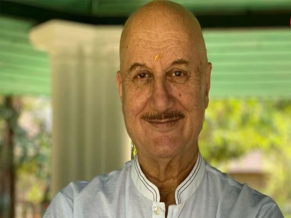 Anupam Kher: એક પણ મિસાઈલ જમીન સુધી પહોંચી શકતી નથી.. અનુપમ ખેરના ભાઈએ જણાવ્યું કેવી છે જમ્મુમાં સ્થિતિ Anupam Kher: એક પણ મિસાઈલ જમીન સુધી પહોંચી શકતી નથી.. અનુપમ ખેરના ભાઈએ જણાવ્યું કેવી છે જમ્મુમાં સ્થિતિ