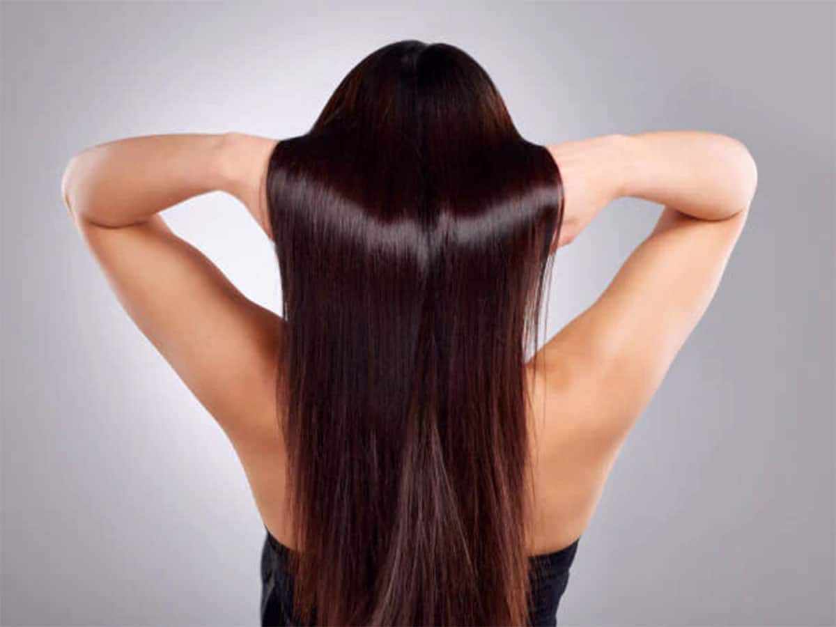 Hair Care: કાચા નાળિયેરમાં આ વસ્તુ ઉમેરી બનાવો હેર પેક, રબ્બરમાંથી સરકી જાય એવા સોફ્ટ વાળ થઈ જાશે