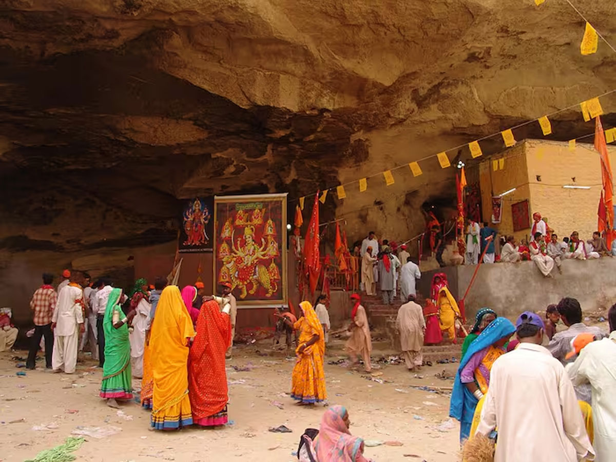 બલૂચિસ્તાન આઝાદ થયું તો ગુજરાતના લોહાણા સમાજ માટે ખૂલી જશે આ મંદિરના દરવાજા બલૂચિસ્તાન આઝાદ થયું તો ગુજરાતના લોહાણા સમાજ માટે ખૂલી જશે આ મંદિરના દરવાજા
