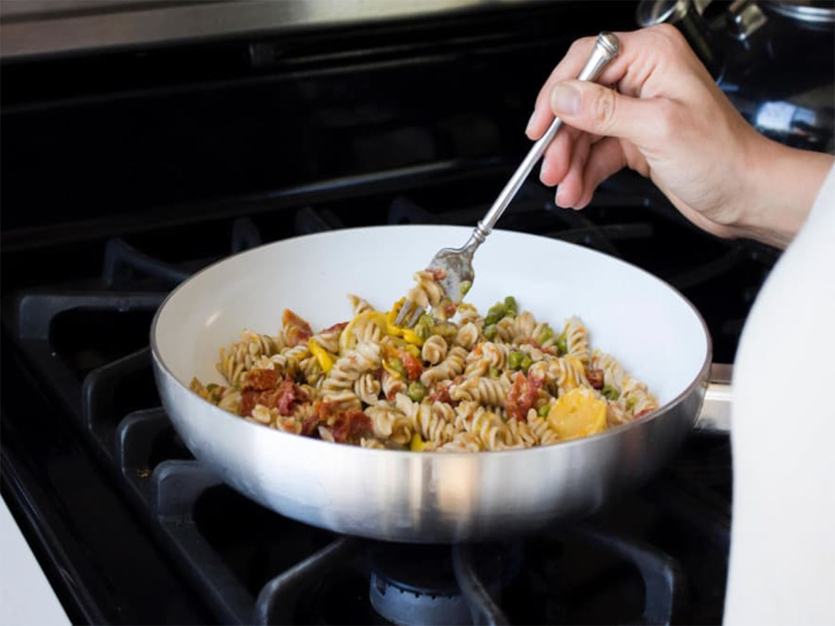 Kitchen Tips: વધેલા ભાત, શાક, દાળ ફરીથી ગરમ કરો ત્યારે તમે તો નથી કરતાં ને આ ભુલ ? Kitchen Tips: વધેલા ભાત, શાક, દાળ ફરીથી ગરમ કરો ત્યારે તમે તો નથી કરતાં ને આ ભુલ ?