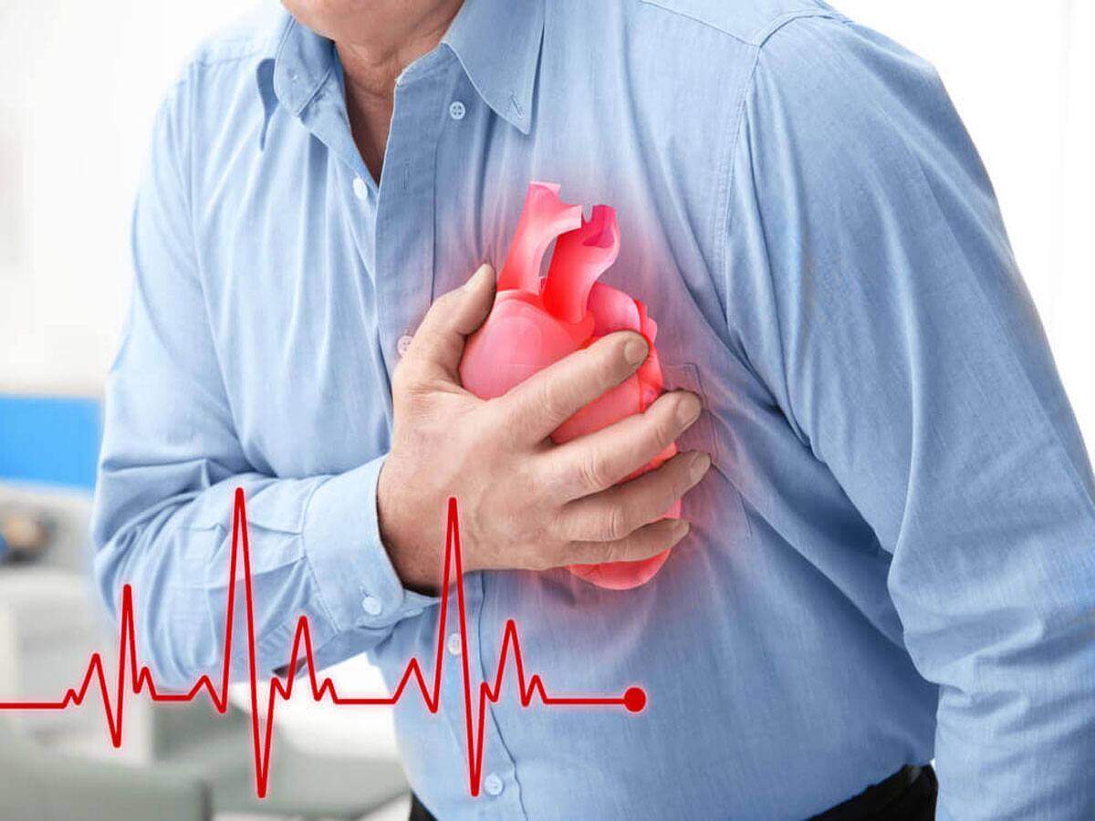 Heart Attack: હાર્ટએટેક આવે તેના 2 દિવસ પહેલા જોવા મળે છે આ 5 લક્ષણ, જરાય ઈગ્નોર કરવાની ભૂલ ન કરતા
