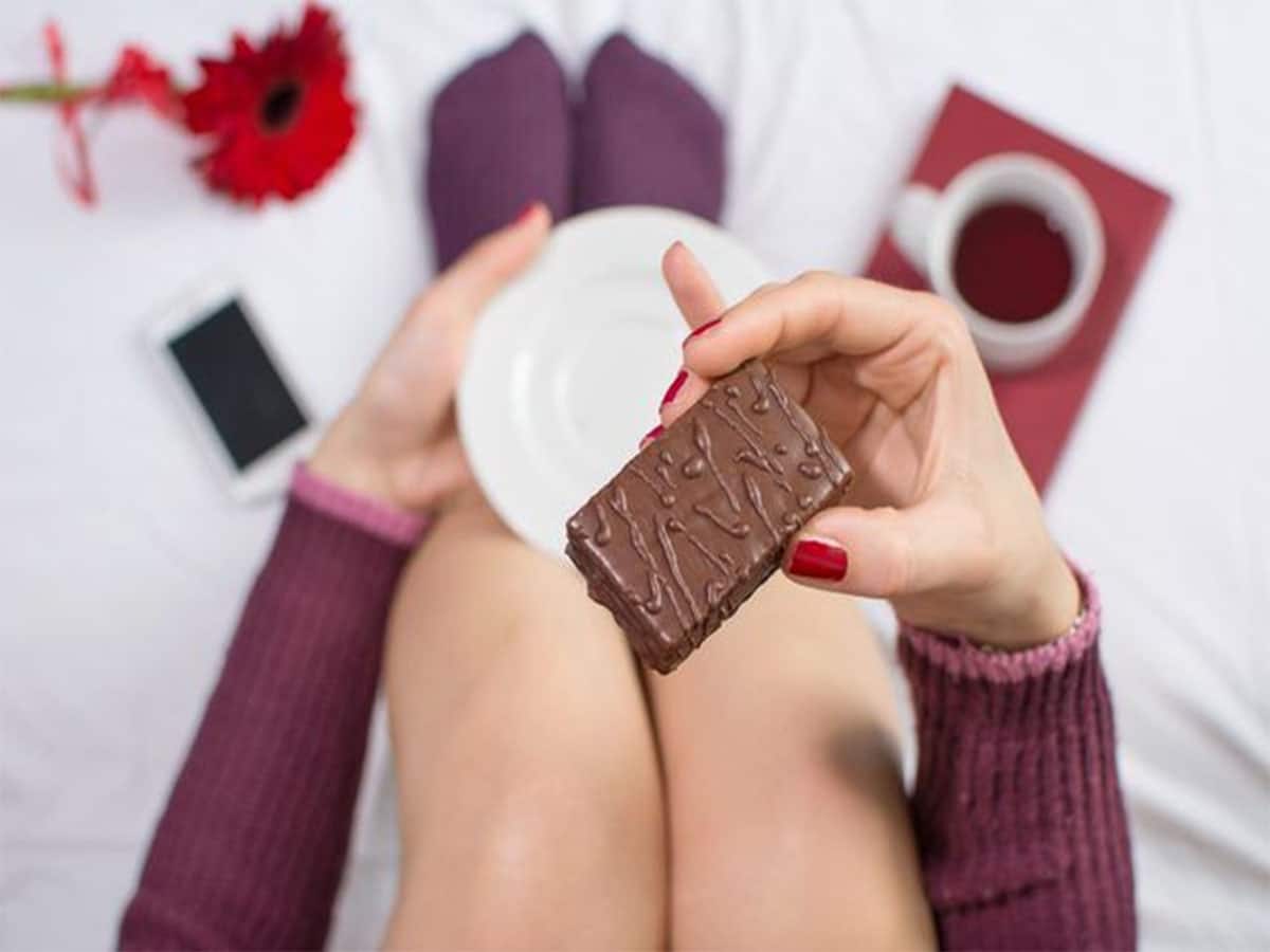 Dark Chocolate: દરેક યુવતીએ પીરિયડ્સમાં ખાવી જોઈએ ડાર્ક ચોકલેટ, જાણો કારણ