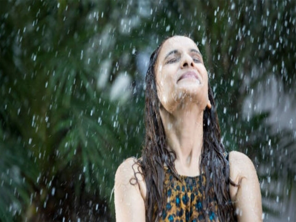 Monsoon: ચોમાસામાં બીમાર ન પડવું હોય તો છોડી દો આ 4 આદતો, આખું ચોમાસું રહેશો સ્વસ્થ Monsoon: ચોમાસામાં બીમાર ન પડવું હોય તો છોડી દો આ 4 આદતો, આખું ચોમાસું રહેશો સ્વસ્થ