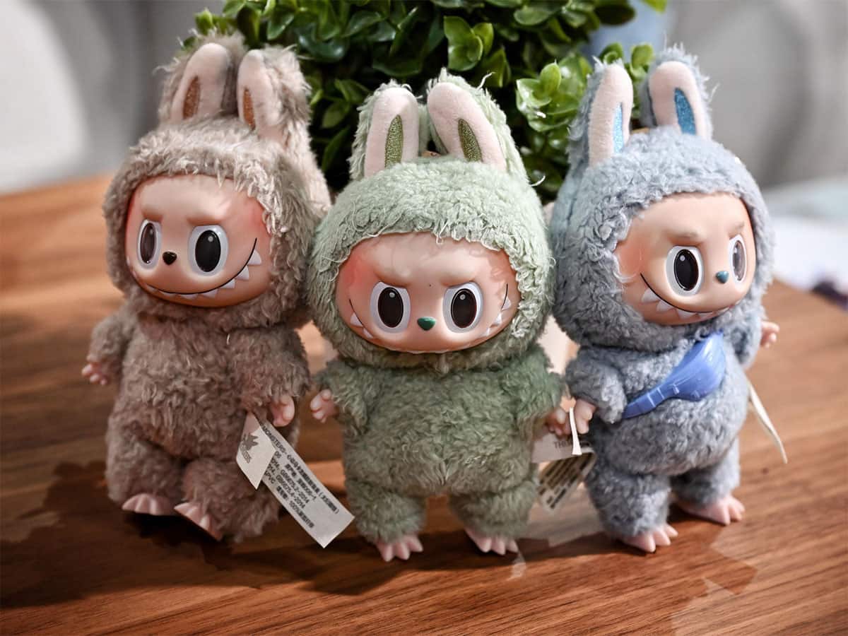 Labubu Doll Trend: શું લાબુબૂ ડોલ ? ડરામણી સ્માઈલવાળી ઢીંગલીઓ આ કારણે રાતોરાત થઈ ફેમસ
