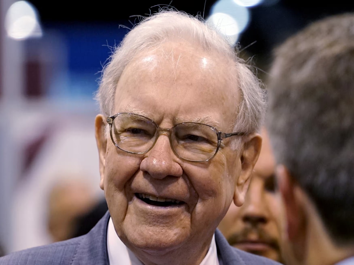 Warren Buffett એ આ 5 લોકોને દાન કર્યા 50 હજાર કરોડ રૂપિયા, જાણો શું કરે છે તે લોકો Warren Buffett એ આ 5 લોકોને દાન કર્યા 50 હજાર કરોડ રૂપિયા, જાણો શું કરે છે તે લોકો